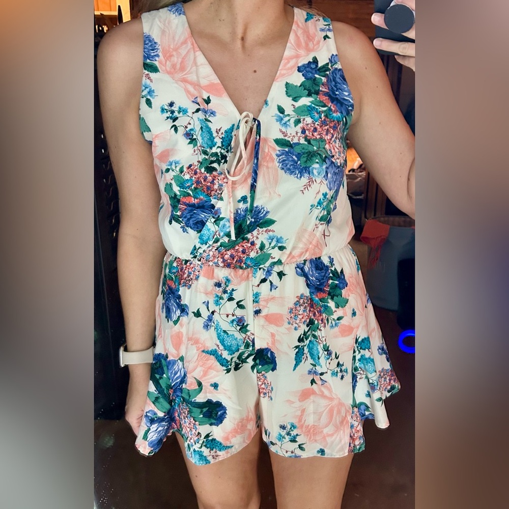 Peppermint | NWOT Floral Romper